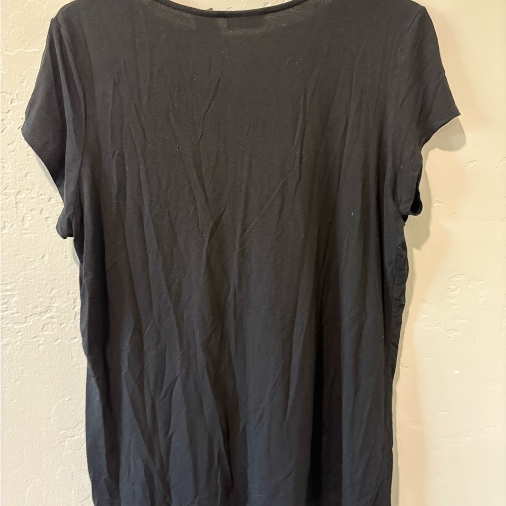 Tahari Black Short Sleeve V-Neck Tee - Picture 7 of 7